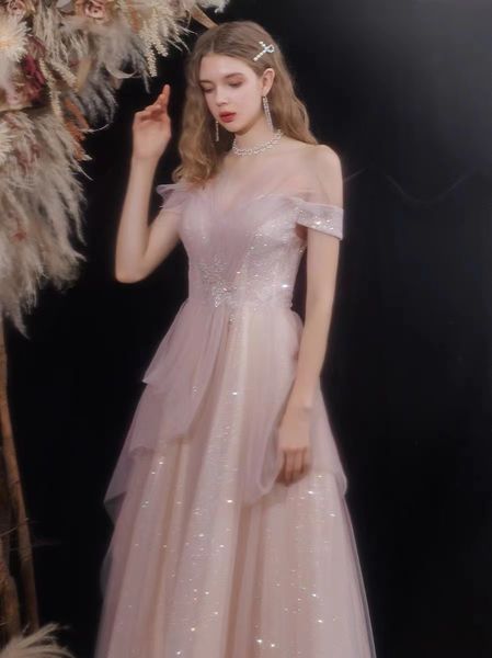 pink tulle evening dresses a-line illusion shiny sequins applique pleat floor-length off the shoulder backless cocktail celebrity party prom, Black;red
pink tulle evening dresses a-line illusion shiny sequins applique pleat floor-length off the shoulder backless cocktail celebrity party prom, Black;red