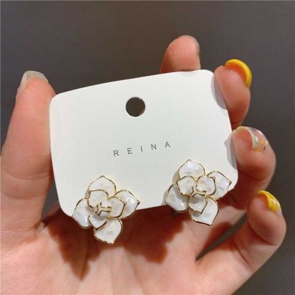 charm 2022 sweet camellia earrings girl cherry blossom colorful earmuffs fashion elegant jewelry spring accessories d earrings l230309, Golden
charm 2022 sweet camellia earrings girl cherry blossom colorful earmuffs fashion elegant jewelry spring accessories d earrings l230309, Golden