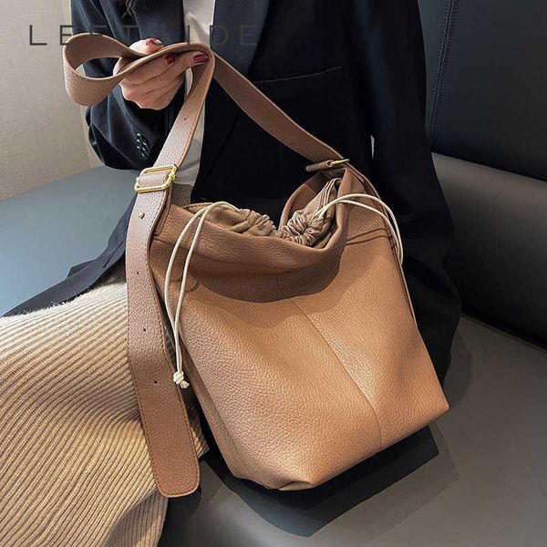 nxy bucket bags for women 2023 winter trend solid designer leather crossbody bag handbags drawstring design
nxy bucket bags for women 2023 winter trend solid designer leather crossbody bag handbags drawstring design