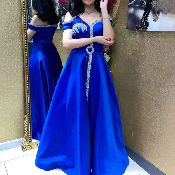 arabic royal blue evening dress v-neck short sleeves a-line split beading celebrity prom gown party dress robe de soiree 2023, Black;red
arabic royal blue evening dress v-neck short sleeves a-line split beading celebrity prom gown party dress robe de soiree 2023, Black;red