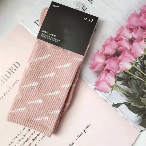 male seasons 2022 four men casual cotton socks women brand basketball football soccer running sock soft simple fashions 8sj7, Black
male seasons 2022 four men casual cotton socks women brand basketball football soccer running sock soft simple fashions 8sj7, Black