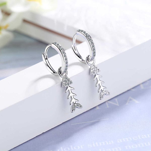 charm personality female 925 silver needle fish bone earrings mosaic cz stackable oorbellen brincos jewelry gift dropping l230309, Golden
charm personality female 925 silver needle fish bone earrings mosaic cz stackable oorbellen brincos jewelry gift dropping l230309, Golden