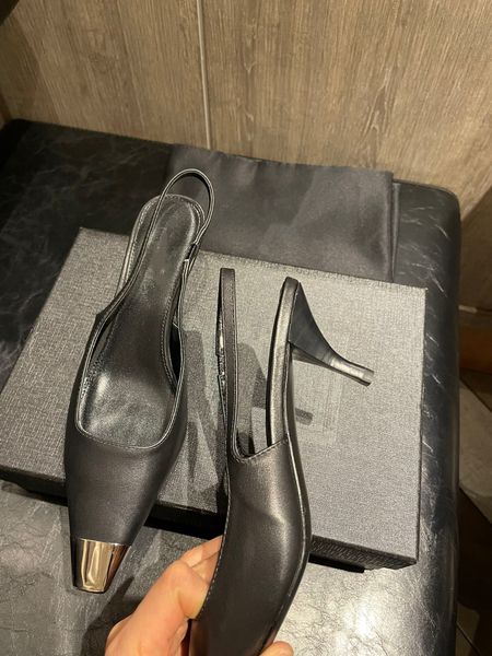 square head stiletto sandals patent leather black 2023 summer baotou women's shoes metal head high heels
square head stiletto sandals patent leather black 2023 summer baotou women's shoes metal head high heels