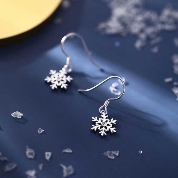 charm korean fashion 925 sterling silver fashion snowflakes charm dangle sweet temperament earrings for women jewelry l230309, Golden
charm korean fashion 925 sterling silver fashion snowflakes charm dangle sweet temperament earrings for women jewelry l230309, Golden