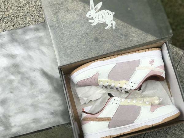 2023 motorcycle boots sb low year of the rabbit casual shoes sb brown orange fossil stone fd4203 211 running sneakers men women trainers
2023 motorcycle boots sb low year of the rabbit casual shoes sb brown orange fossil stone fd4203 211 running sneakers men women trainers
