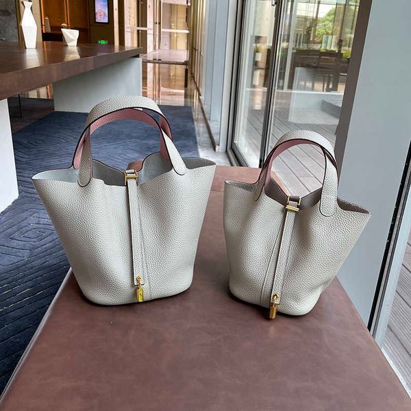 designer original herms color matching genuine leather vegetable basket bag head layer cow bucket leisure hand pure women's versatile
designer original herms color matching genuine leather vegetable basket bag head layer cow bucket leisure hand pure women's versatile