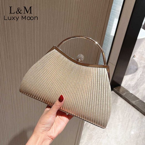 women diamond evening clutch purse wedding luxury designer handbag pleated new gold hand bag chain shoulder bag sac a main x539h 230308
women diamond evening clutch purse wedding luxury designer handbag pleated new gold hand bag chain shoulder bag sac a main x539h 230308