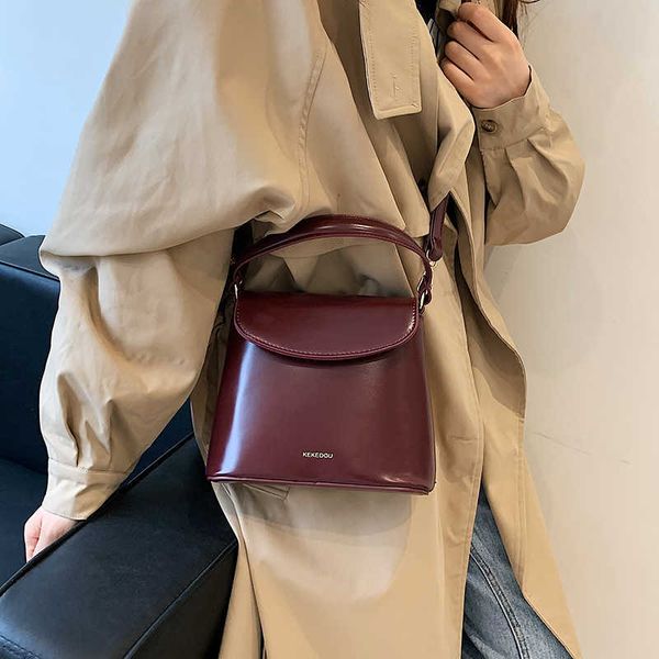 nxy fashion leather bucket bag for women 2023 tend female simple small crossbody bag with short handel handbags
nxy fashion leather bucket bag for women 2023 tend female simple small crossbody bag with short handel handbags