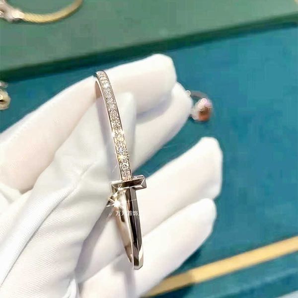 factory designer bangle jf9t t1 semi-diamond bracelet women's narrow single-row cnc precision hand inlaid diamond t family smooth-faced, Black
factory designer bangle jf9t t1 semi-diamond bracelet women's narrow single-row cnc precision hand inlaid diamond t family smooth-faced, Black