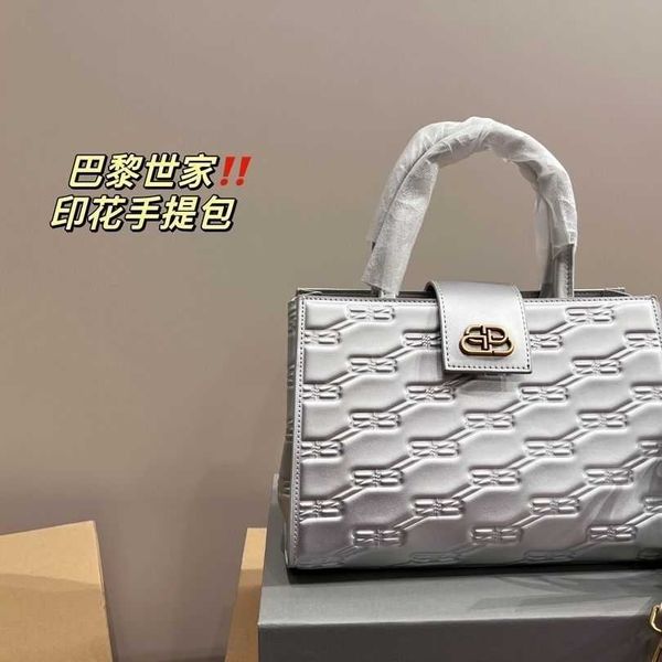 designer luxury for womens bags handbag b-shaped paris single shoulder messenger fashion balencigas shoulder oblique span wallet versatile t
designer luxury for womens bags handbag b-shaped paris single shoulder messenger fashion balencigas shoulder oblique span wallet versatile t