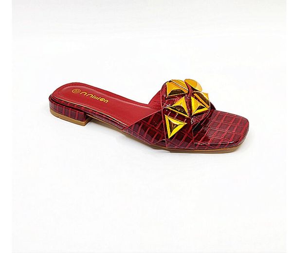 2023 new summer slippers europe and the united states flat sandals female style outside to wear everything big size slippers high quality, Black
2023 new summer slippers europe and the united states flat sandals female style outside to wear everything big size slippers high quality, Black