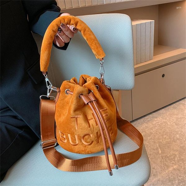 shoulder bags trendy brand designer bucket crossbody women handbags and purse lady's messenger
shoulder bags trendy brand designer bucket crossbody women handbags and purse lady's messenger