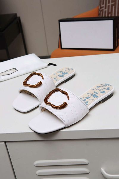 summer slippers female designer black and white slippers outdoor beach sandals anti-slip sandals embossed skateboard flats k603
summer slippers female designer black and white slippers outdoor beach sandals anti-slip sandals embossed skateboard flats k603