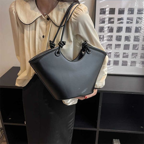 tote bags for women 2023 trend female solid vintage shoulder side bag lady large capacity handbags with short handle 230728bj
tote bags for women 2023 trend female solid vintage shoulder side bag lady large capacity handbags with short handle 230728bj
