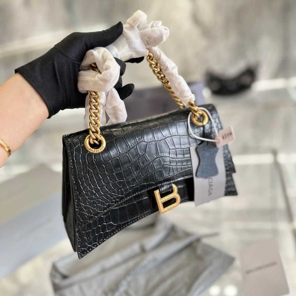 designer luxury for womens bags handbag b-shaped paris single shoulder messenger fashion balencigas shoulder oblique span wallet versatile t
designer luxury for womens bags handbag b-shaped paris single shoulder messenger fashion balencigas shoulder oblique span wallet versatile t