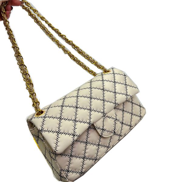 womens leisure medium flap cf bags calfskin diamond lattice quilted matelasse chain large capacity crossbody shoulder handbags designer purs
womens leisure medium flap cf bags calfskin diamond lattice quilted matelasse chain large capacity crossbody shoulder handbags designer purs