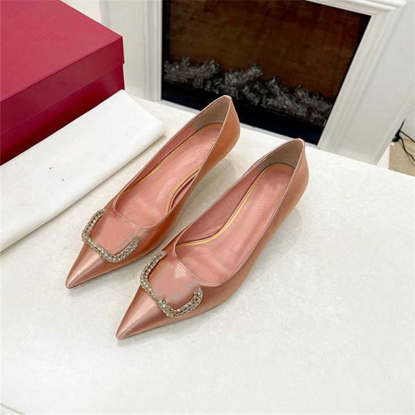 flat valentinoly shoes fashion dress women casual leather high heel metal buckle business letter wedding party shoes 03-010 9zo7, Black
flat valentinoly shoes fashion dress women casual leather high heel metal buckle business letter wedding party shoes 03-010 9zo7, Black