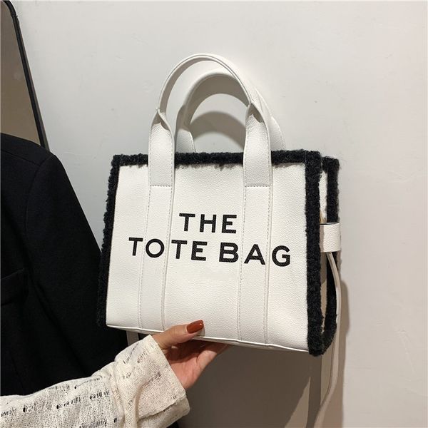 pu leather marc 2023 fashion handbags bag with large capacity shoulder for women wallets letter printed tote bag multi colors totes purse
pu leather marc 2023 fashion handbags bag with large capacity shoulder for women wallets letter printed tote bag multi colors totes purse