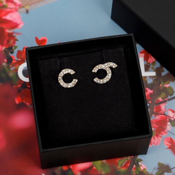 2023 luxury quality charm stud earring with diamond and nature shell eads in 18k gold plated have box stamp ps3240a, Golden
2023 luxury quality charm stud earring with diamond and nature shell eads in 18k gold plated have box stamp ps3240a, Golden