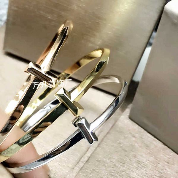factory designer bangle jf9t t1 semi-diamond bracelet women's narrow single-row cnc precision hand inlaid diamond t family smooth-faced, Black
factory designer bangle jf9t t1 semi-diamond bracelet women's narrow single-row cnc precision hand inlaid diamond t family smooth-faced, Black