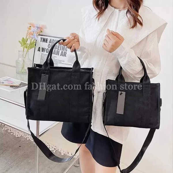 bag new tote lady famous designer cool practical large capacity plain cross body shoulder handbags women great coin purse crossbody casual
bag new tote lady famous designer cool practical large capacity plain cross body shoulder handbags women great coin purse crossbody casual