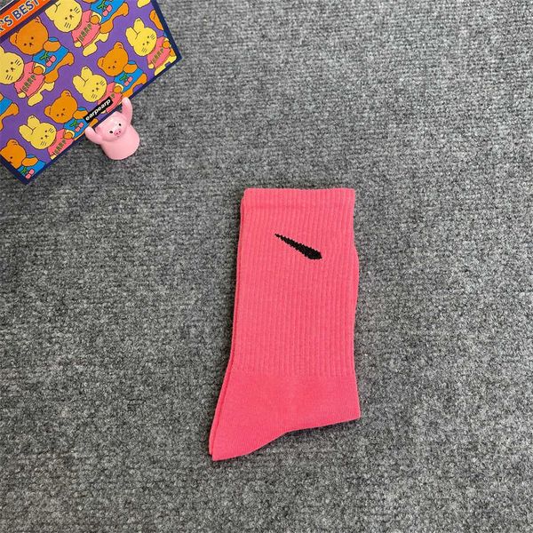 high men mens letter socks socking fashion quality women breathable and cotton wholesale calzino jogging basketball football sports sock npw, Black
high men mens letter socks socking fashion quality women breathable and cotton wholesale calzino jogging basketball football sports sock npw, Black