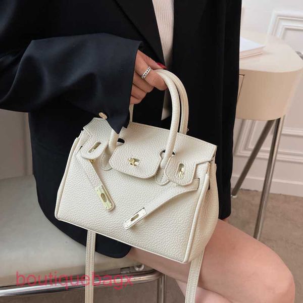 designer h ermess brikiss bags online shop cyber red premium lizhi pattern large capacity handbag women 2023 fashion one shoulder bag
designer h ermess brikiss bags online shop cyber red premium lizhi pattern large capacity handbag women 2023 fashion one shoulder bag