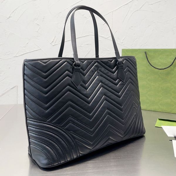 marmont large tote bag wave black leather handbag high capacity shopping bags fashion letter black hardware inside zipper pocket shoulder ha
marmont large tote bag wave black leather handbag high capacity shopping bags fashion letter black hardware inside zipper pocket shoulder ha