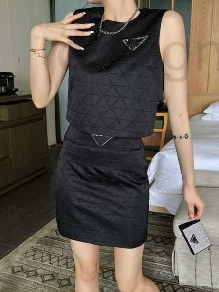 two piece dress designer 2023 new women's dress casual fashion matching black and white two color letter decoration wdwf
two piece dress designer 2023 new women's dress casual fashion matching black and white two color letter decoration wdwf