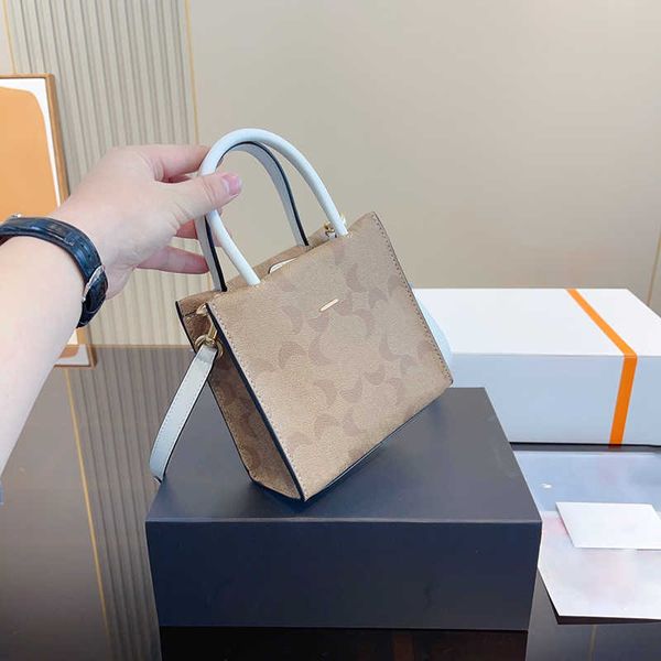 new mini designers tote bag totes women shoulder bags fashion c letter print purse handbag leather hand crossbody bags trend woman purse wal
new mini designers tote bag totes women shoulder bags fashion c letter print purse handbag leather hand crossbody bags trend woman purse wal