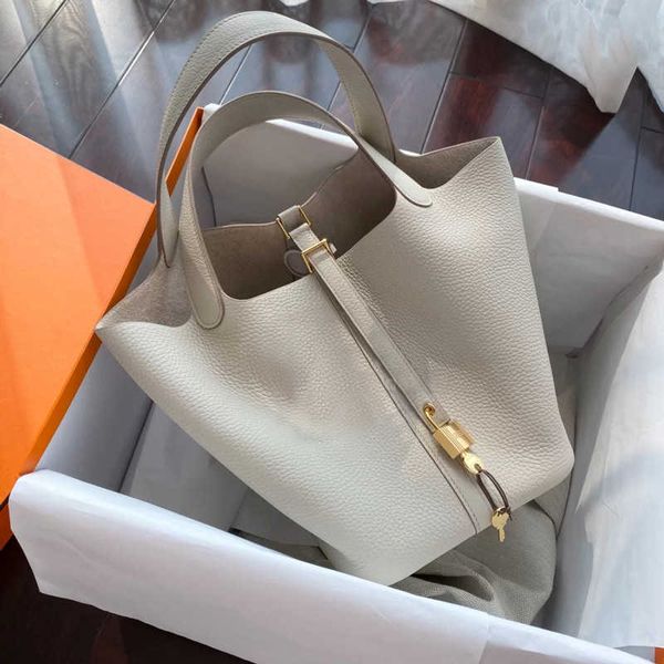 designer original herms 2023 new versatile vegetable basket bucket bag leather cowhide handbag large capacity mini
designer original herms 2023 new versatile vegetable basket bucket bag leather cowhide handbag large capacity mini