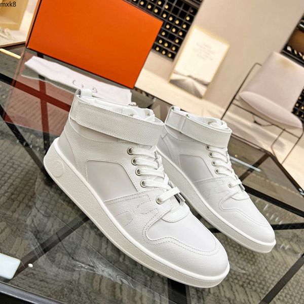 luxury designer men's leisure sports shoes fabrics using canvas and leather a variety of comfortable material with box size38-45 mkjiuy, Red;white
luxury designer men's leisure sports shoes fabrics using canvas and leather a variety of comfortable material with box size38-45 mkjiuy, Red;white