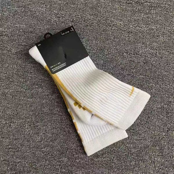ankle mens black socks breathable women classic high letter quality cotton all-match and white football basketball sports sock wholesale 4em
ankle mens black socks breathable women classic high letter quality cotton all-match and white football basketball sports sock wholesale 4em