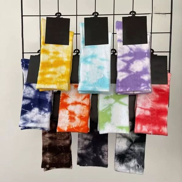 2023 tie dye crew printing socks street style printed cotton long sport for men women high socks m1, Black
2023 tie dye crew printing socks street style printed cotton long sport for men women high socks m1, Black