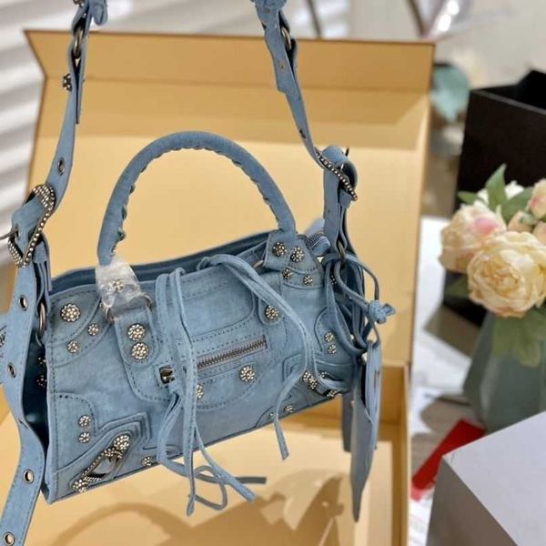 designer luxury for womens bags handbag b-shaped paris single shoulder messenger fashion balencigas shoulder oblique span wallet versatile t
designer luxury for womens bags handbag b-shaped paris single shoulder messenger fashion balencigas shoulder oblique span wallet versatile t