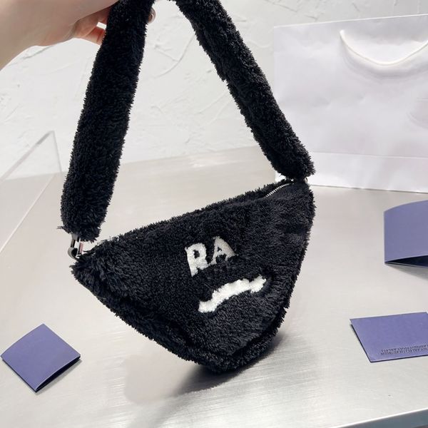 luxury designer fluffy triangle bags big totes fashion women tote bag luxurys satchel shoulder black designers handbags evening bags
luxury designer fluffy triangle bags big totes fashion women tote bag luxurys satchel shoulder black designers handbags evening bags