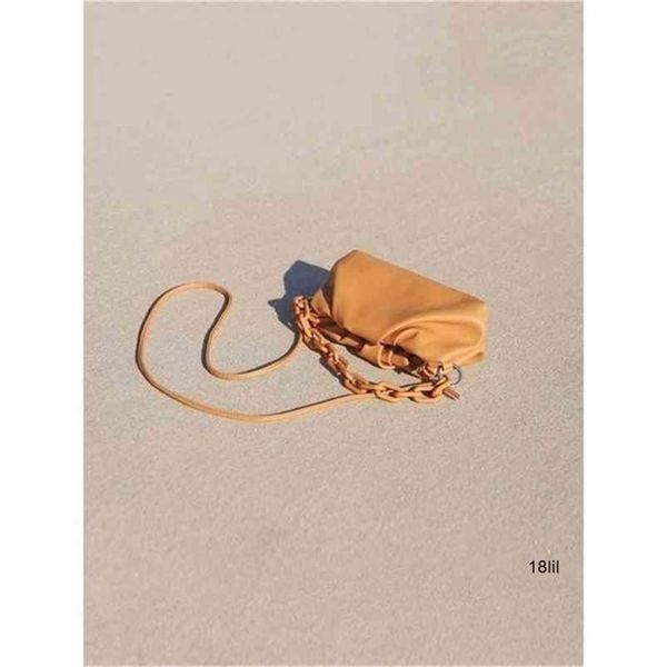 bottegas bags designer venetas bag hand wholesale elegant and cool soft cloud acrylic chain dumpling single shoulder diagonal span bag wan t
bottegas bags designer venetas bag hand wholesale elegant and cool soft cloud acrylic chain dumpling single shoulder diagonal span bag wan t
