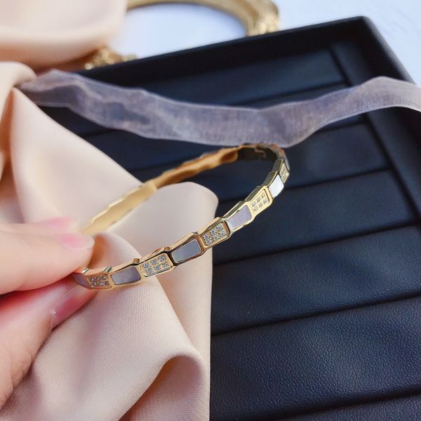 designer jewelry bracelet diamond shell earrings 18k gold bracelet love brand earrings vintage designer european family couple gift stainles, Black
designer jewelry bracelet diamond shell earrings 18k gold bracelet love brand earrings vintage designer european family couple gift stainles, Black