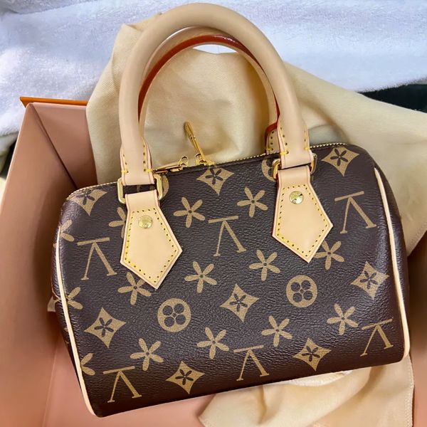 fashion nano speedy shell bag m81085 25 20 mini bandouliere lock women's mens luxury designer shoulder totes leather clutch handbags sp
fashion nano speedy shell bag m81085 25 20 mini bandouliere lock women's mens luxury designer shoulder totes leather clutch handbags sp