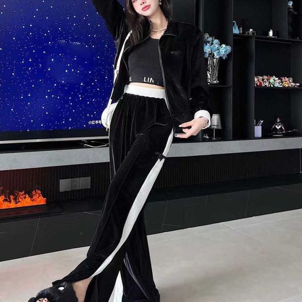 23ss women designer brand pants autumn winter new black and white velvet straight casual trousers wide-leg pants a1, Black;white
23ss women designer brand pants autumn winter new black and white velvet straight casual trousers wide-leg pants a1, Black;white