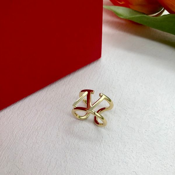 letter v wedding rings logo ring women fashion designer jewelry metal valentinoity luxury woman vlogo 424, Slivery;golden
letter v wedding rings logo ring women fashion designer jewelry metal valentinoity luxury woman vlogo 424, Slivery;golden