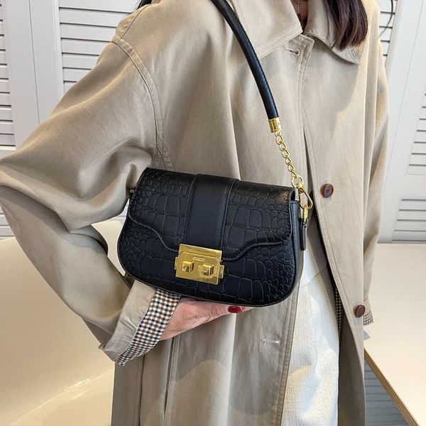 crocodile pattern fashion small pu leather saddle crossbody bags for women 2023 summer the latest chain shoulder bag handbags
crocodile pattern fashion small pu leather saddle crossbody bags for women 2023 summer the latest chain shoulder bag handbags