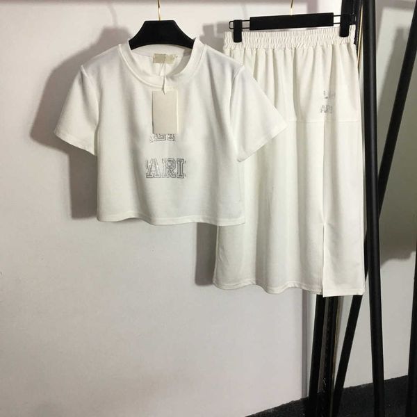 23ss brand designer women short sleeve skirts set round neck pure cotton t-shirt printing high waist half skirt set womens clothing, White
23ss brand designer women short sleeve skirts set round neck pure cotton t-shirt printing high waist half skirt set womens clothing, White