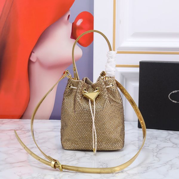fashion new crystal bucket bag designer women bag shoulder bag binding open sequin messenger bag
fashion new crystal bucket bag designer women bag shoulder bag binding open sequin messenger bag