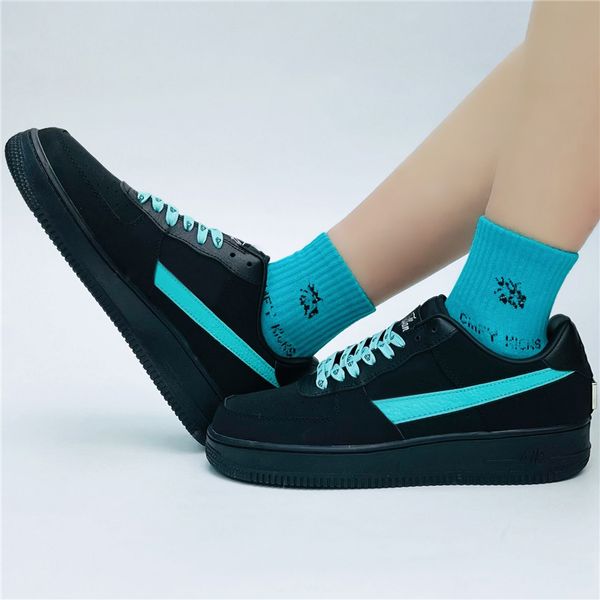 low 1 sports running shoes for men woman leather suede 1s designer sneakers classic white cut 07 massage outdoor trainers summer luxury plat
low 1 sports running shoes for men woman leather suede 1s designer sneakers classic white cut 07 massage outdoor trainers summer luxury plat
