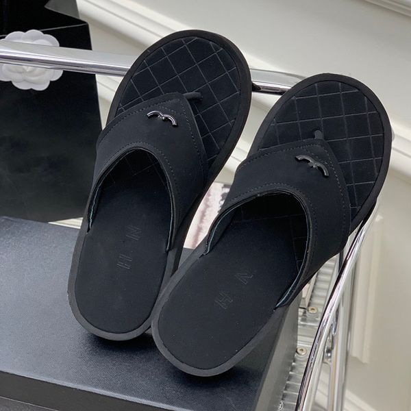 23ss lambskin womens slipper thong flat heels flip flops designer sandals matelasse quilted texture slide outdoor casual beach shoe classic, Black
23ss lambskin womens slipper thong flat heels flip flops designer sandals matelasse quilted texture slide outdoor casual beach shoe classic, Black