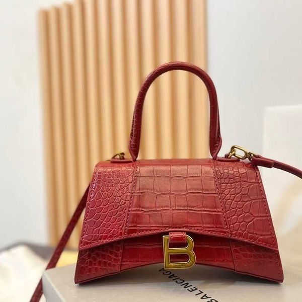 designer luxury for womens bags handbag b-shaped paris single shoulder messenger fashion balencigas shoulder oblique span wallet versatile t
designer luxury for womens bags handbag b-shaped paris single shoulder messenger fashion balencigas shoulder oblique span wallet versatile t