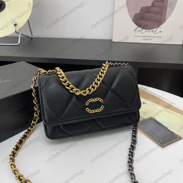 2023 new women's fashion luxury brand original designer bag lattice shoulder bag lady casual gold chain envelope letter flap leather ba
2023 new women's fashion luxury brand original designer bag lattice shoulder bag lady casual gold chain envelope letter flap leather ba