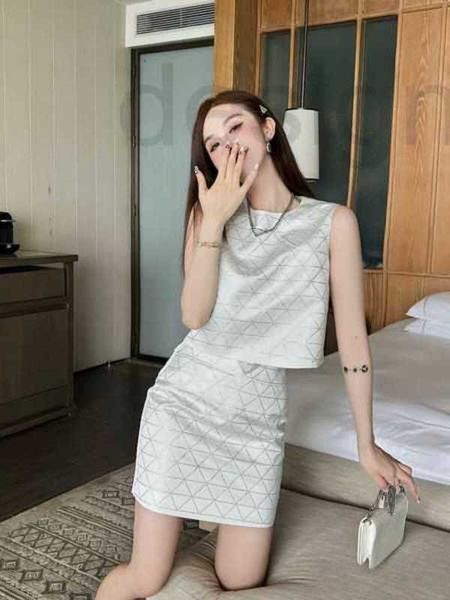 two piece dress designer 2023 new women's dress casual fashion matching black and white two color letter decoration 23ke
two piece dress designer 2023 new women's dress casual fashion matching black and white two color letter decoration 23ke