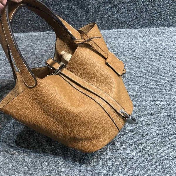 h bag designer original off the shelf leather bag for women in shopping malls 2023 korean version versatile first layer cowhide women's
h bag designer original off the shelf leather bag for women in shopping malls 2023 korean version versatile first layer cowhide women's